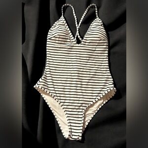 NWT Cupshe Womens One Piece Swimsuit Size M Stripped White Black